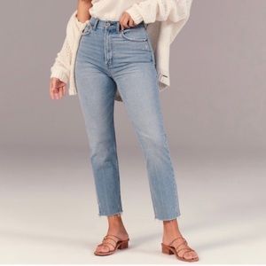 NWT Curve Love Ankle Straight Ultra High Rise 26 short